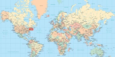 世界地図を示すニューヨーク